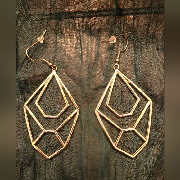 Geometric Gold Tone Dangle Fashion Earrings - Picture 1 of 2